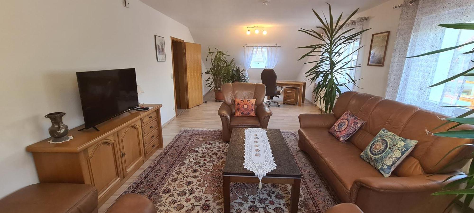 Gemuetliche 120 Qm Ferienwohnung Mit Balkon Adelsdorf Exterior photo